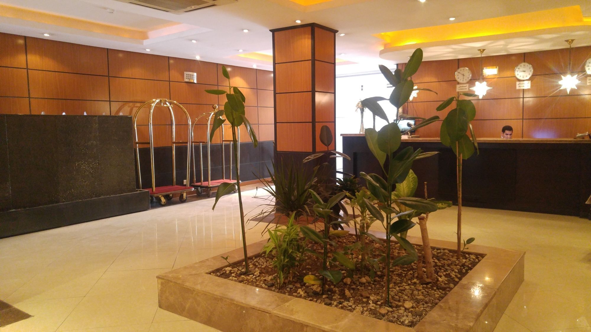 Al Muhaidb Al Takhassosi Abaqrino Riad Exterior foto